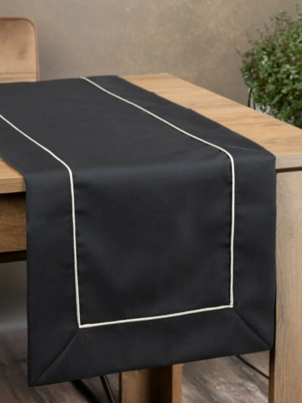 Bieżnik DORITA 40x180 cm czarny