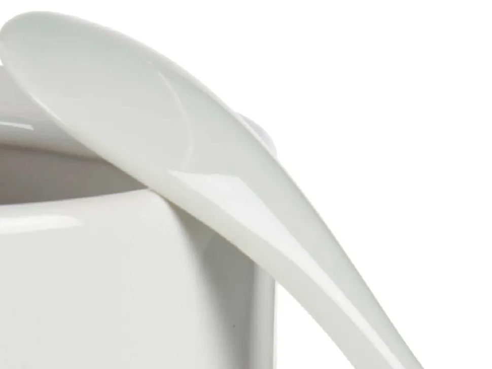 Cukierniczka porcelanowa z pokrywką i łyżeczką biała