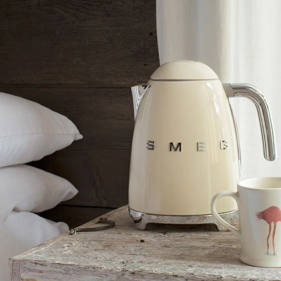 Czajnik SMEG KLF03CREU kremowy