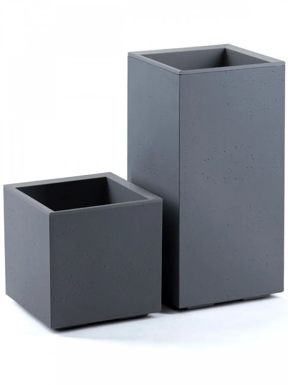 Donica Betonique na kółkach recykling beton szary 30x30xh30 cm