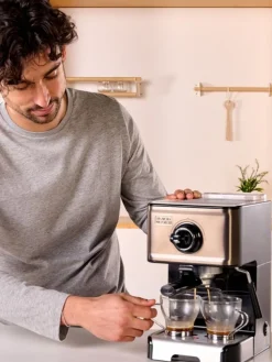 Ekspres do kawy kolbowy ciśnieniowy BLACK+DECKER BXCO1200E