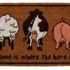 Humorystyczna wycieraczka kokosowa z napisem „Home is where the herd is” 60 x 40 cm * Esschert Design