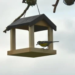Karmnik dla ptaków drewniany na sznurku h23cm