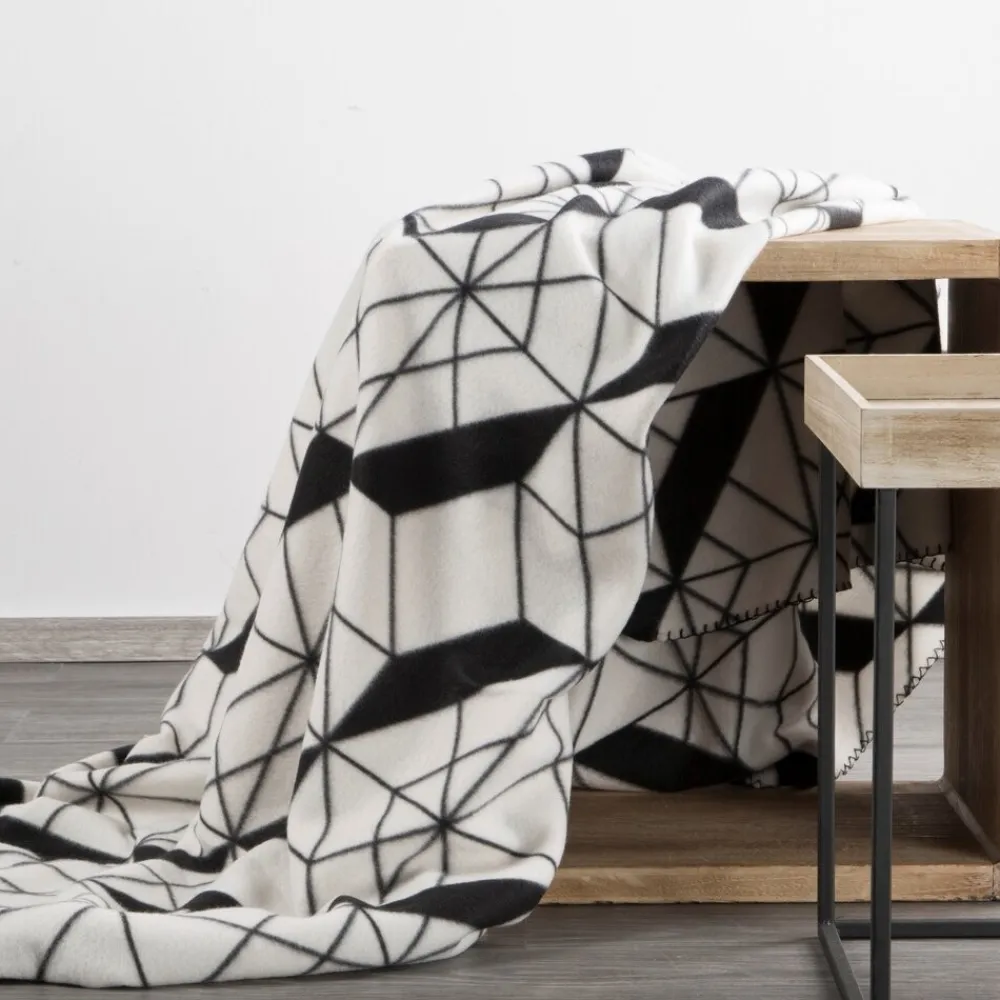 Koc GEO/01 biało-czarny 150x200 wzór geometryczny * EUROFIRANY B.B. Choczyńscy Sp.J. Outlet