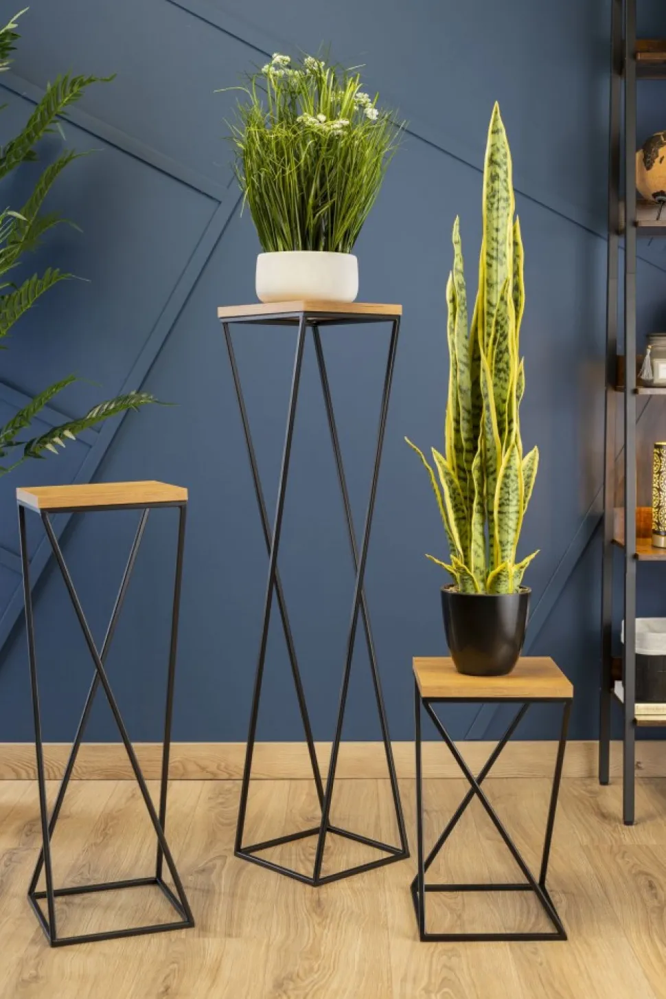 Kwietnik stojący na kwiaty 40 cm z blatem dąb LOFT