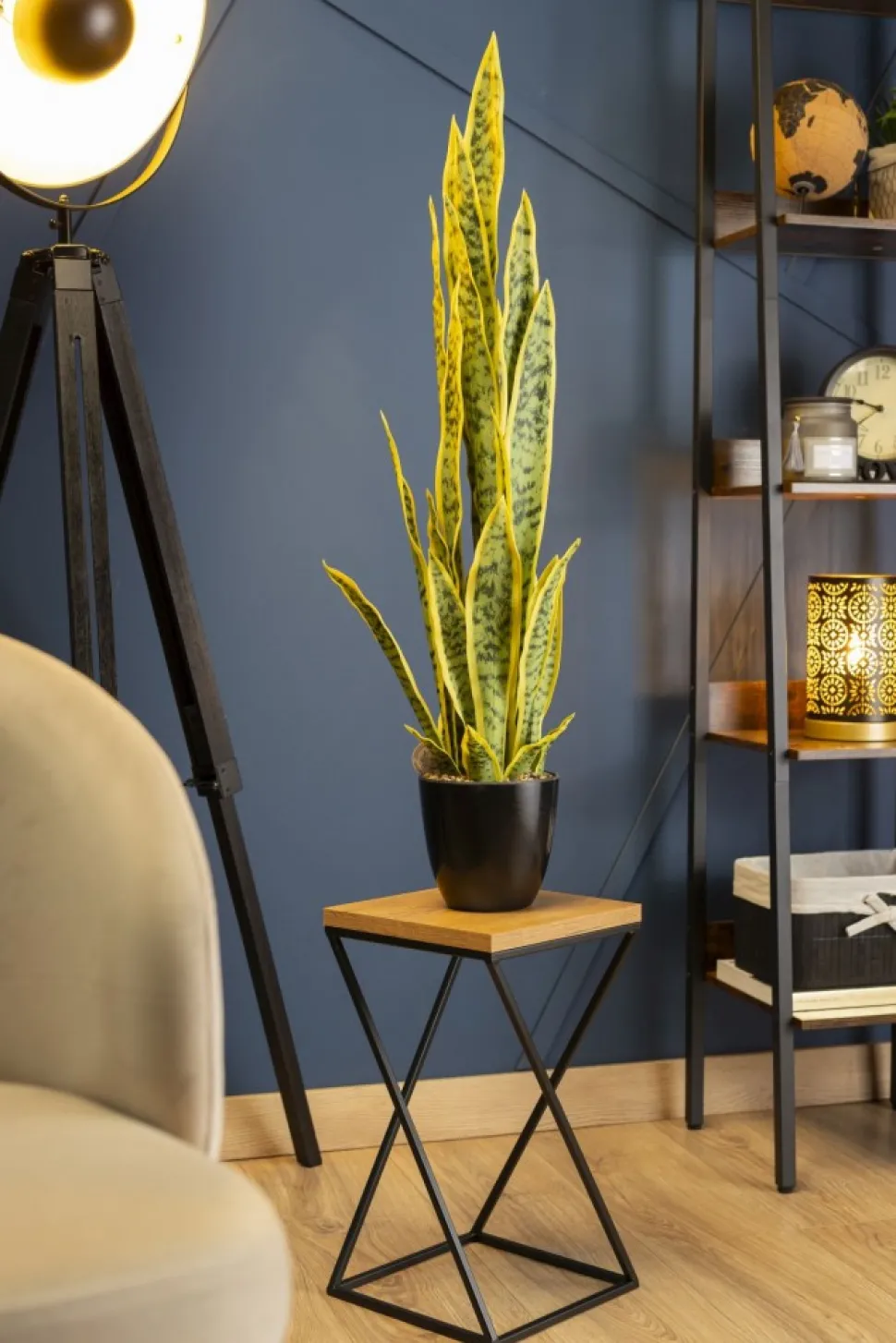 Kwietnik stojący na kwiaty 40 cm z blatem dąb LOFT