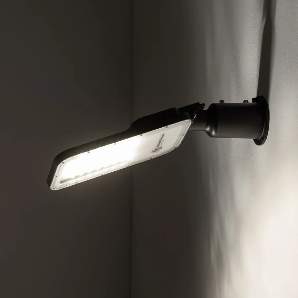 Lampa Ogrodowa PATHWAY Czarny 60W LED 3000K IP65