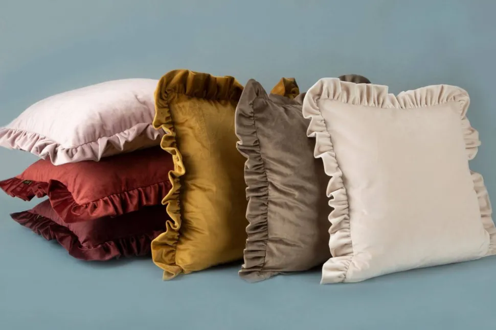 Poszewka VELVET 45x45 falbana mięta